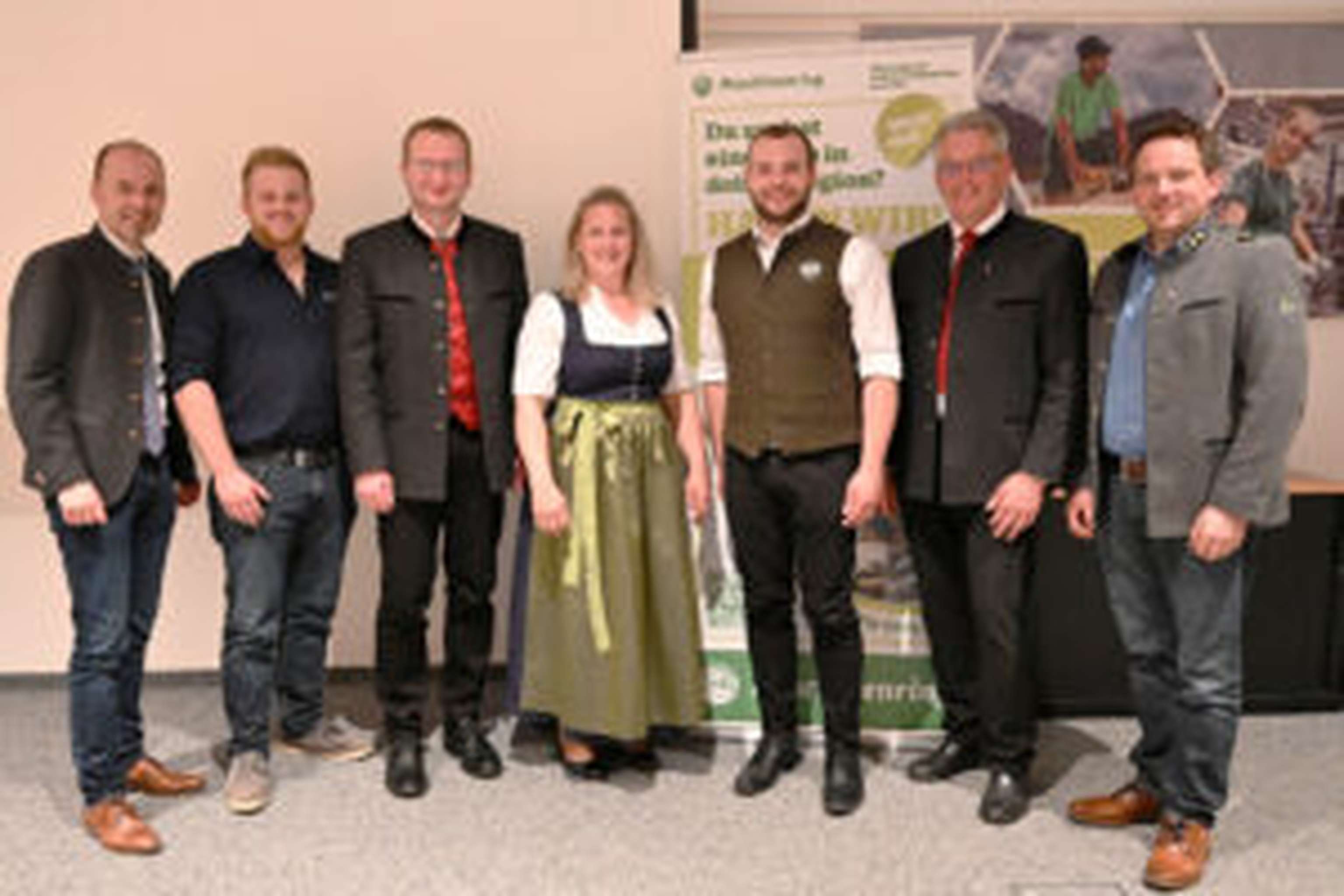 Präsident LK Tirol Josef Hechenberger, Georg Horngacher (JB/LJ Kufstein), GF MR Kufstein Josef Unterweger, stv. Bezirksbäuerin Stefanie Schwarzenauer, Obmann Andreas Kronbichler (JB/LJ Kufstein), Obmann Hannes Dengg (MR Kufstein), LK-Obmann Michael Jäger