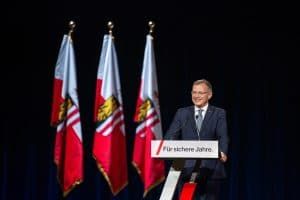 „Je stärker wir werden, desto schneller können wir an die Arbeit gehen. Je stärker wir werden, desto stärker können wir Oberösterreich machen. Wer will, dass wir als OÖ. Volkspartei dieses Land weiter führen und gestalten, den bitte ich um Unterstützung, und wer will, dass ich Landeshauptmann von Oberösterreich bleibe, den bitte ich um seine Stimme“, so Stelzer.