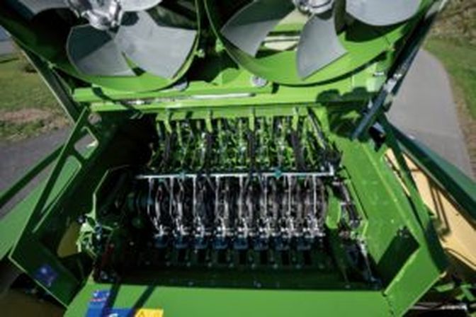 Knotertisch BiG Pack HDP II mit V-Knoter und PowerClean