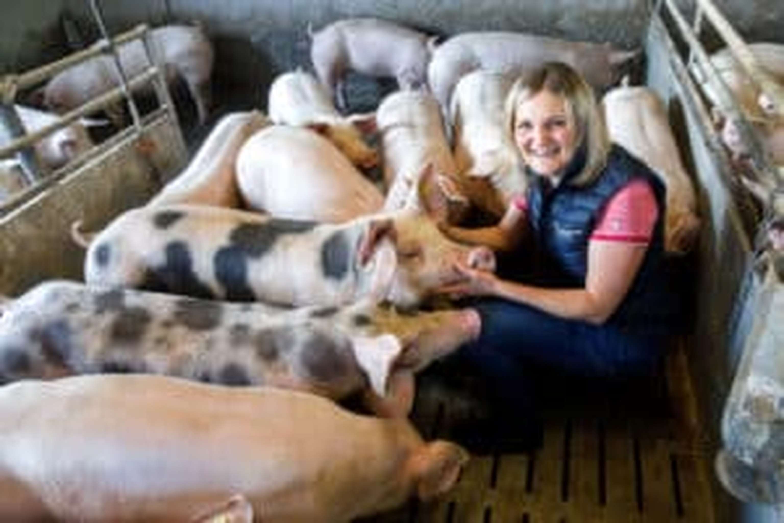 Landwirtschaftskammerrätin, Grieskirchen„Nur wissen, wie’s vielleicht besser geht, ist zu wenig. Um auch etwas beitragen zu können, muss man sich aktiv engagieren. Ich bringe mich gerne mit meinen Ideen und Anregungen ein und mir ist es auch wert, dafür Zeit zu finden.“