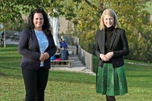 Johanna Haider und Christine Haberlander treten gemeinsam für mehr Regionalität ein.