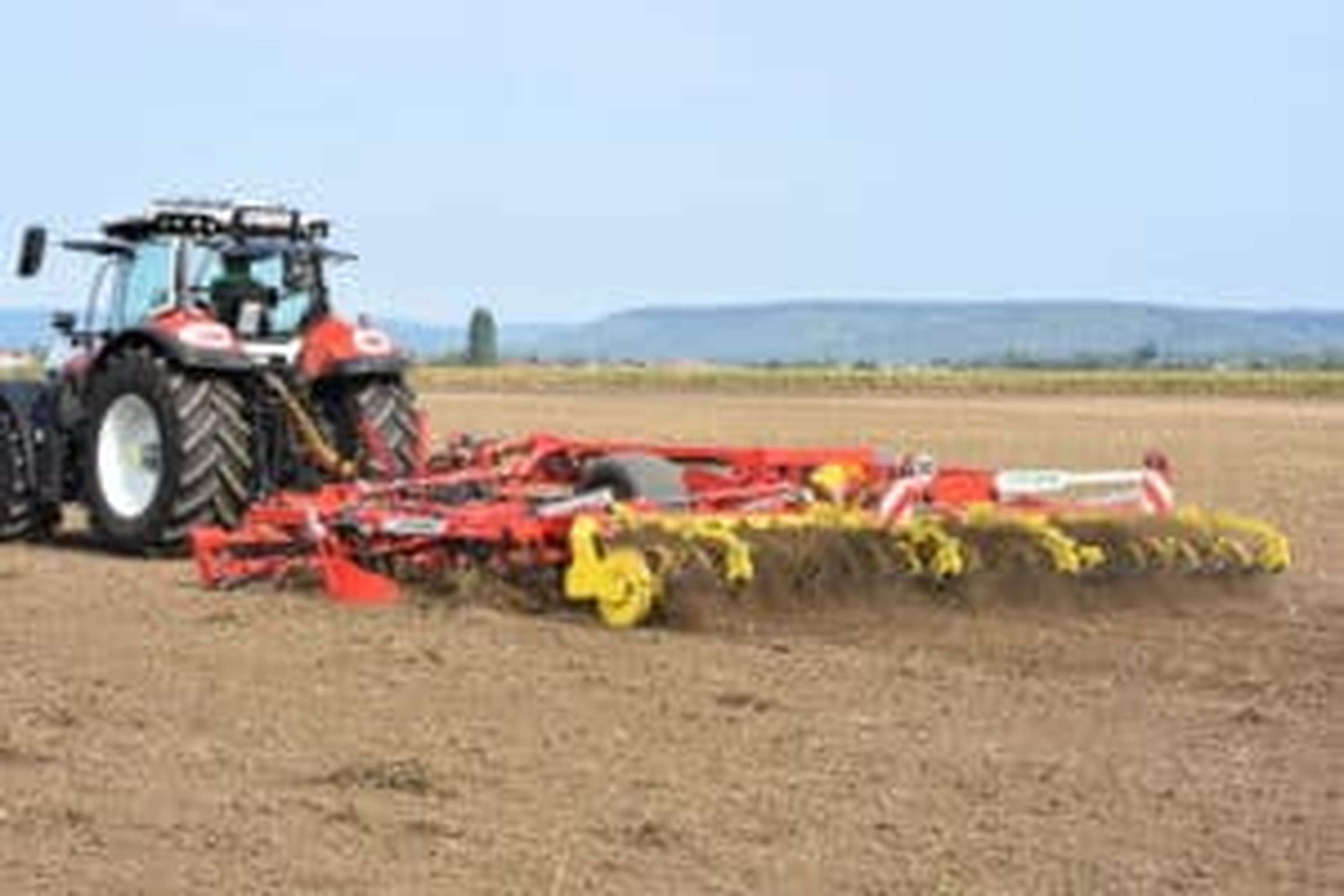 Der Flachgrubber Plano VT 6060 ist Pöttinger zufolge “ein völlig neues System”.