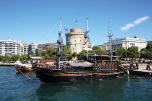 Seit seiner Errichtung im 15. bzw. 16. Jahrhundert diente der Weiße Turm in Thessaloniki als Befestigungsanlage, Garnison, Gefängnis und Museum.