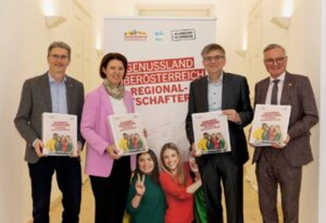 Kooperation „Regionalbotschafter“: Karl Kammerer (Direktor Berufs-schule), Michaela Langer-Weninger, Thomas Steingruber, Josef Lehner (v.l.)