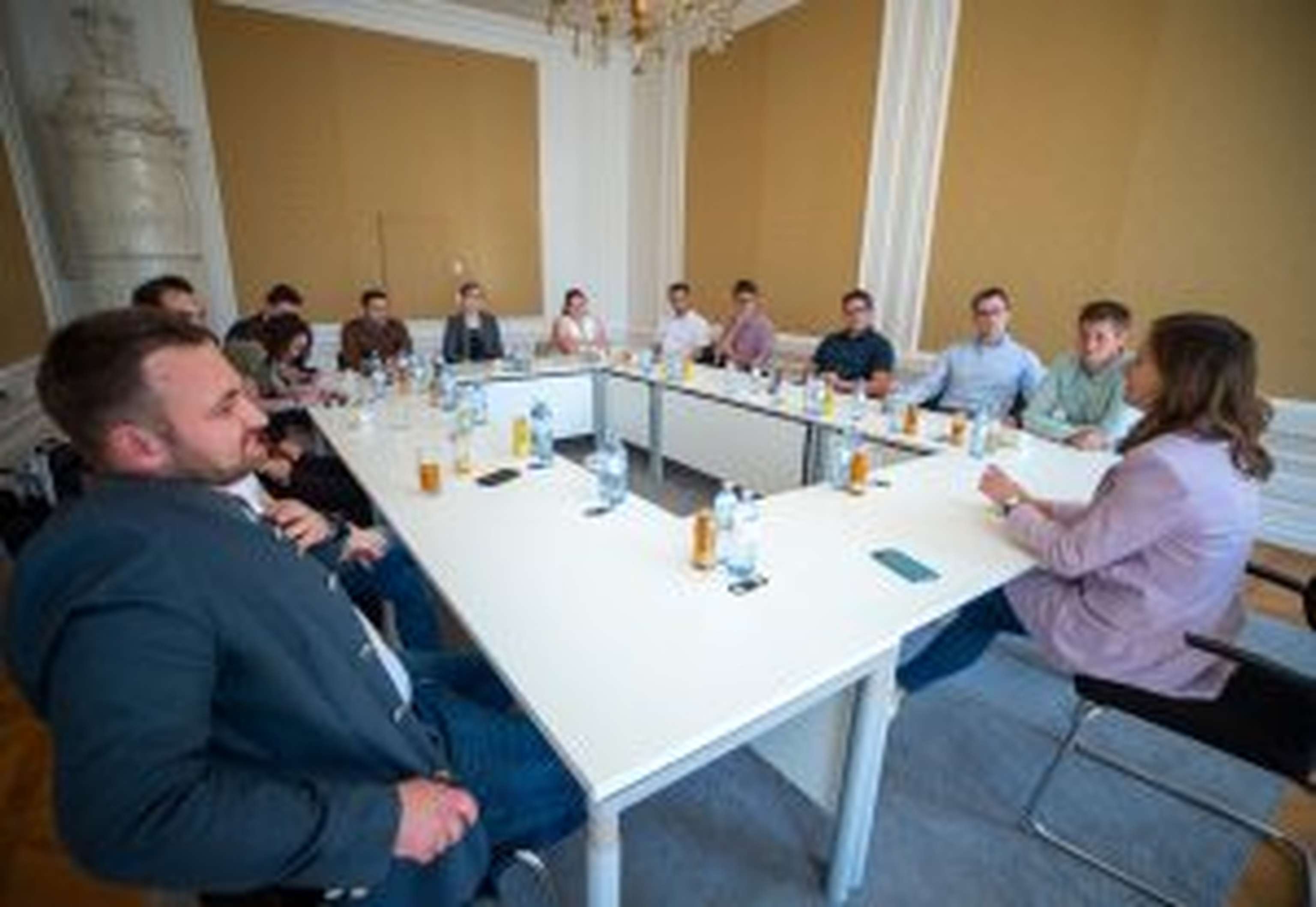 Im Gespräch mit Staatssekretärin Plakolm