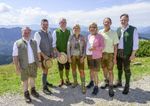 V. l.: Pater Staberl, Bgm. Teubenbacher, LH-Stv. Pernkopf, Bundesministerin Tanner, LH Mikl-Leitner, Obmann Mayerhofer, LK-Präsident Schmuckenschlager.