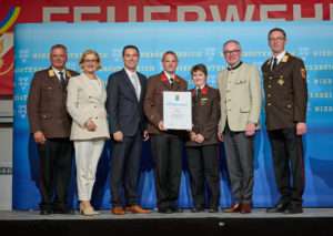 Zum 125-jährigen Jubiläum gratulierten Landesfeuerwehrkommandant Dietmar Fahrafellner, Landeshauptfrau Johanna Mikl-Leitner, LH-Stellvertreter Stephan Pernkopf und stv. Landesfeuerwehrkommandant Martin Boyer der Abordnung der Feuerwehr Ameis rund um Bürgermeister Daniel Fröschl, Kommandant Dieter Neydharth und stv. Kommandantin Anna Pagjura.