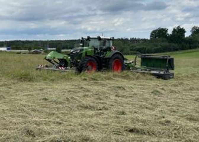 Neue Mega-Mäher von Fendt: „Slicer“ für Arbeitsbreiten um 10 Meter.