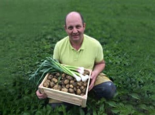 Bauernbund-Bezirksobmann Eferding„Es ist für mich das Schönste, wenn man etwas aussät, der Natur bei ihrem großartigen Schauspiel, dem Wachsen, zusehen kann und mit der Ernte den Erfolg mit anderen genießen kann.“