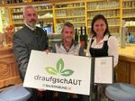 BB-Obmann Christian Zierler und NAbg. Bettina Zopf mit Wirt Johann Wolfsgruber (m.) im Berggasthof „Urzn“ in Altmünster