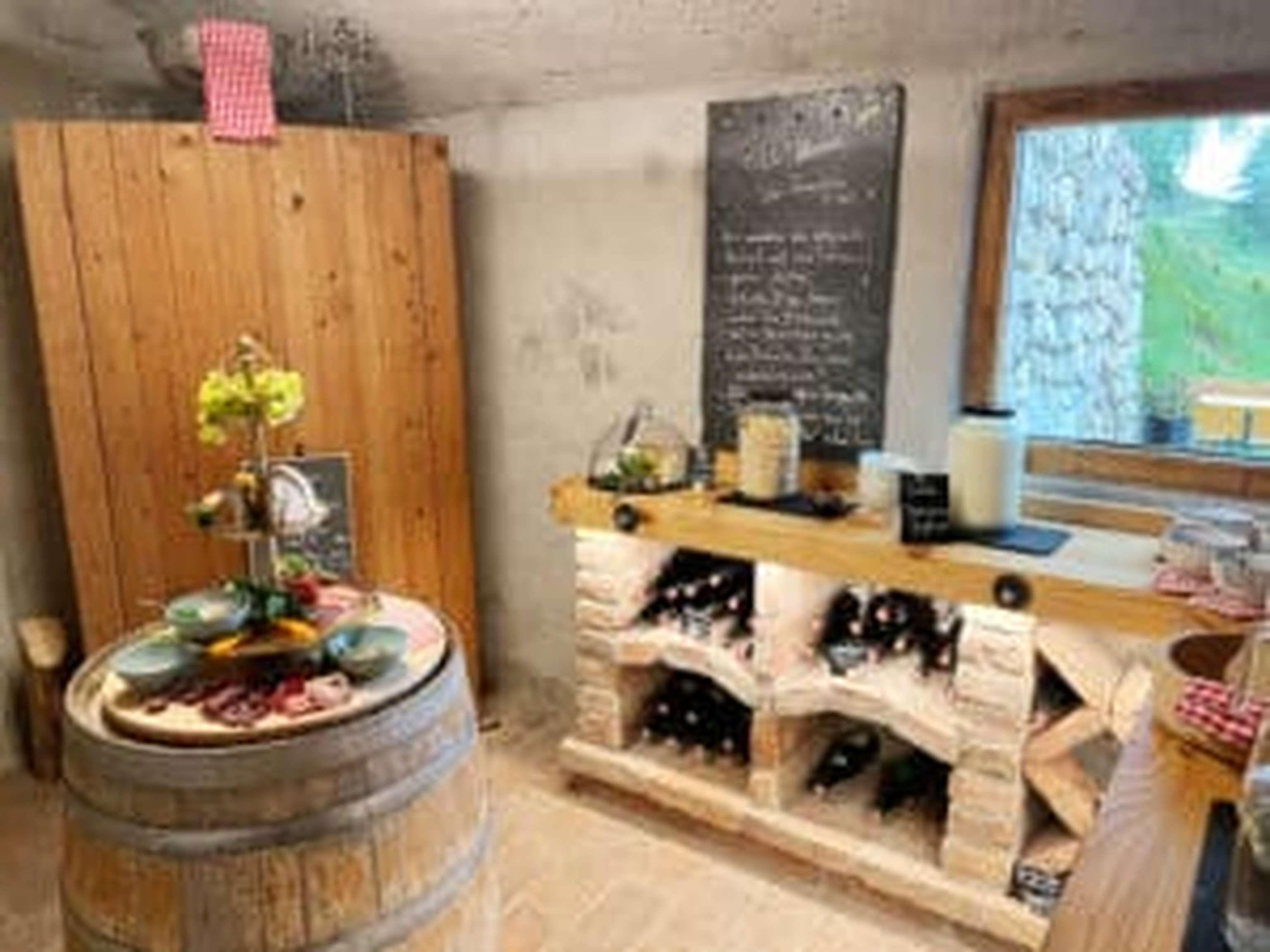 Beim Frühstück im Felsenkeller bleiben keine Wünsche offen.