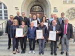 Die Geehrten des Bezirks Landeck mit Ehrengästen.