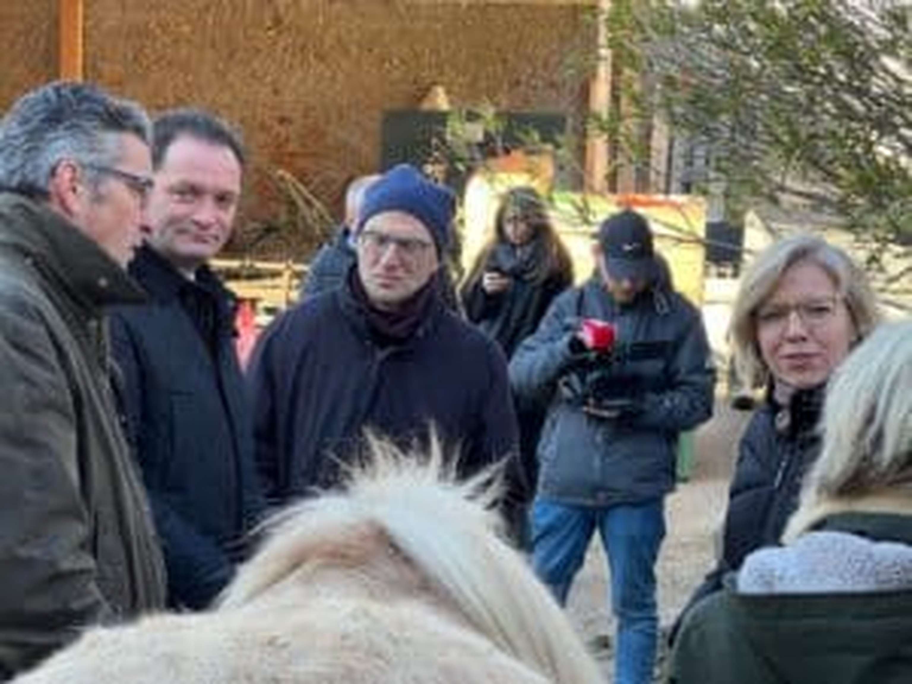 Pressekonferenz auf einem Bio-Hof in Hennersdorf bei Wien.