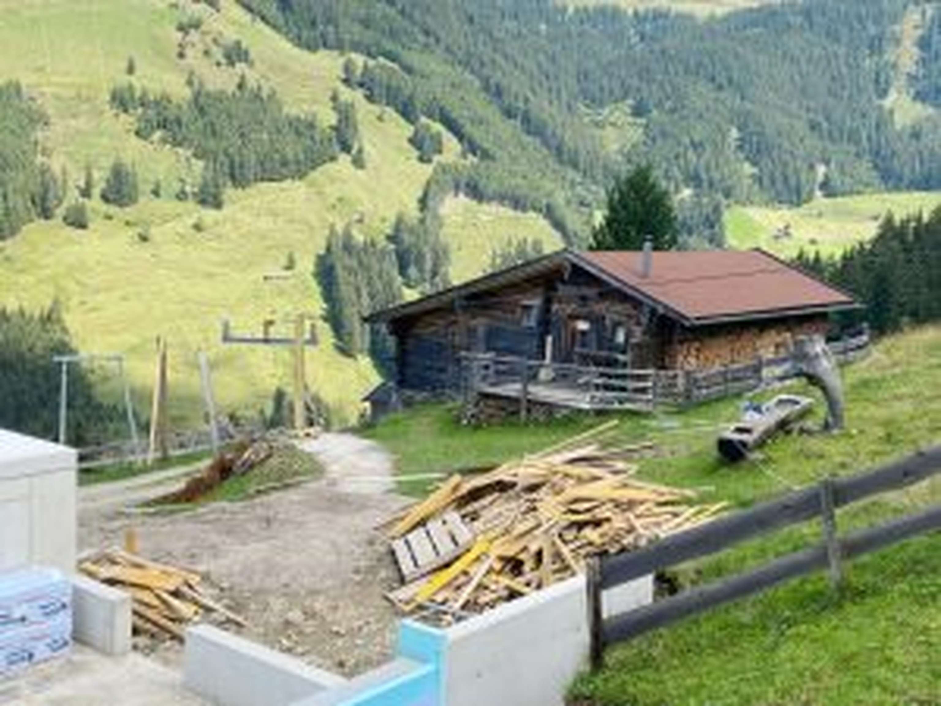 Das Nebengebäude konnte die Feuerwehr retten.