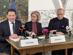 Landwirtschaftsminister Norbert Totschnig gemeinsam mit Energieministerin Leonore Gewessler und Bernd Vogl, Geschäftsführer des Klima- und Energiefonds.