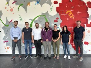 Studiengangsleiter Michael Schmidthaler (l.) mit seinem Team