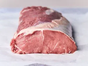Die Fleischfärbung wird bei Kalbfleisch anhand einer sechsstufigen Farbskala klassifiziert.