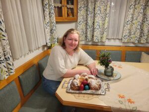 Ob Osterschinken, Kipferl oder frisch gefärbte Eier – für Bezirksbäuerin Katrin Schober ist die geweihte Osterjause ein fester Bestandteil der Feiertage.