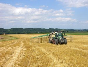 Ein möglichst emissionsminderndes Güllemanagement ist, trotz gesetzlicher Erleichterung, betriebswirtschaftlich sinnvoll. “Das spart Zukaufdünger”, heißt es vom Bauernbund.