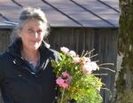 Altbäuerin Annemarie Meusburger produziert auch Kräutersalze und Sirupe in Bio-Qualität. Die Zutaten stammen aus dem eigenen Garten.