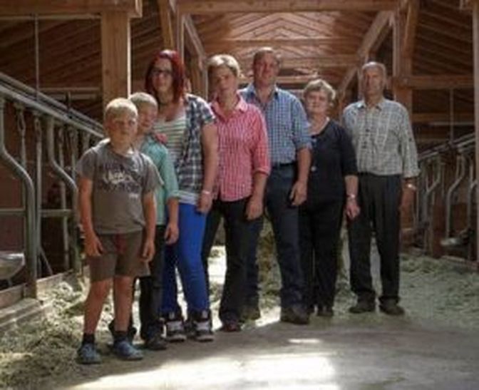 Genossenschaft fraglich, Gemeinschaft bleibt: Familie Steiner hilft zusammen.
