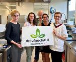 Schwanenstadt: Bürgermeisterin Staudinger, LAbg. Gneißl, Lang mit Hawle und Bartullovic vom Alten- und Pflegeheim (v.l.)