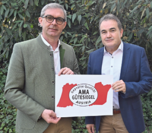 Franz Waldenberger und LK-Pflanzenbaudirektor Helmut Feitzlmayr hoffen auf rege Teilnahme.