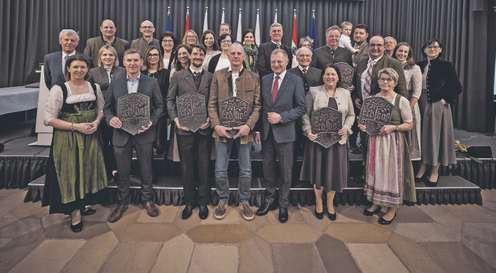 Verleihung der Erbhoftafel an bäuerliche Betriebe