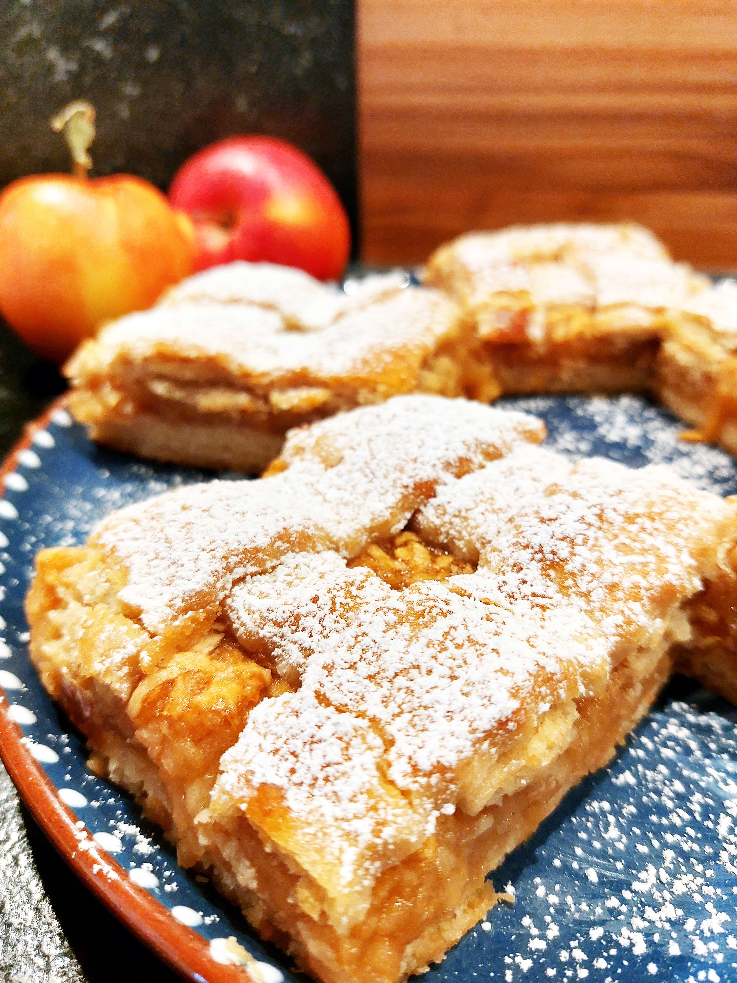 Gedeckter Apfelkuchen