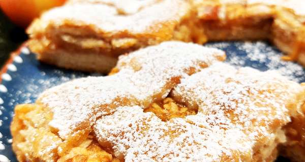 Gedeckter Apfelkuchen