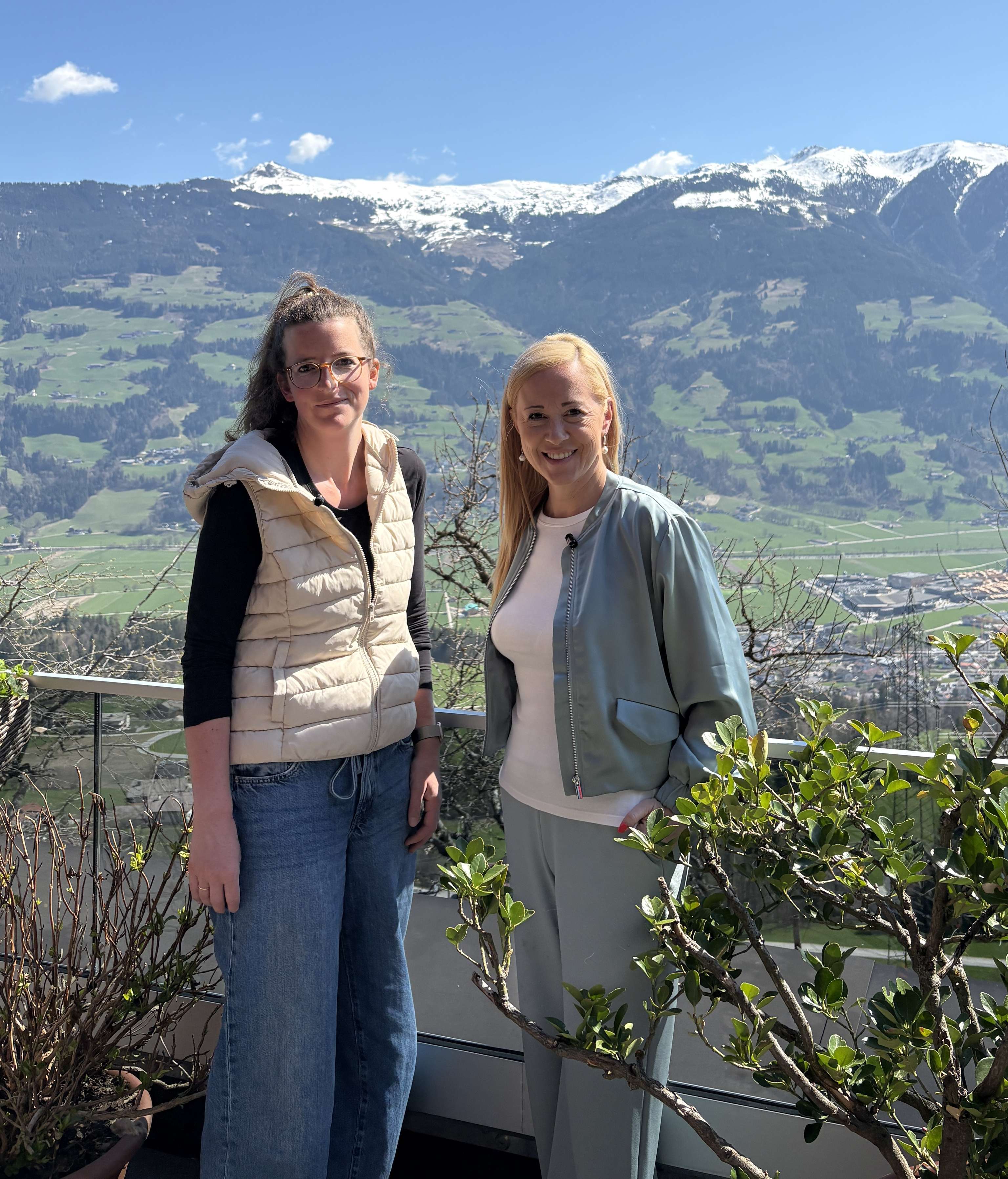 Esterhammer und Kronberger auf Balkon