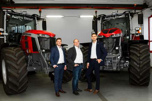 Links Ing Johannes Schneider, Mitte Johann Gram, rechts Manuel Schindele