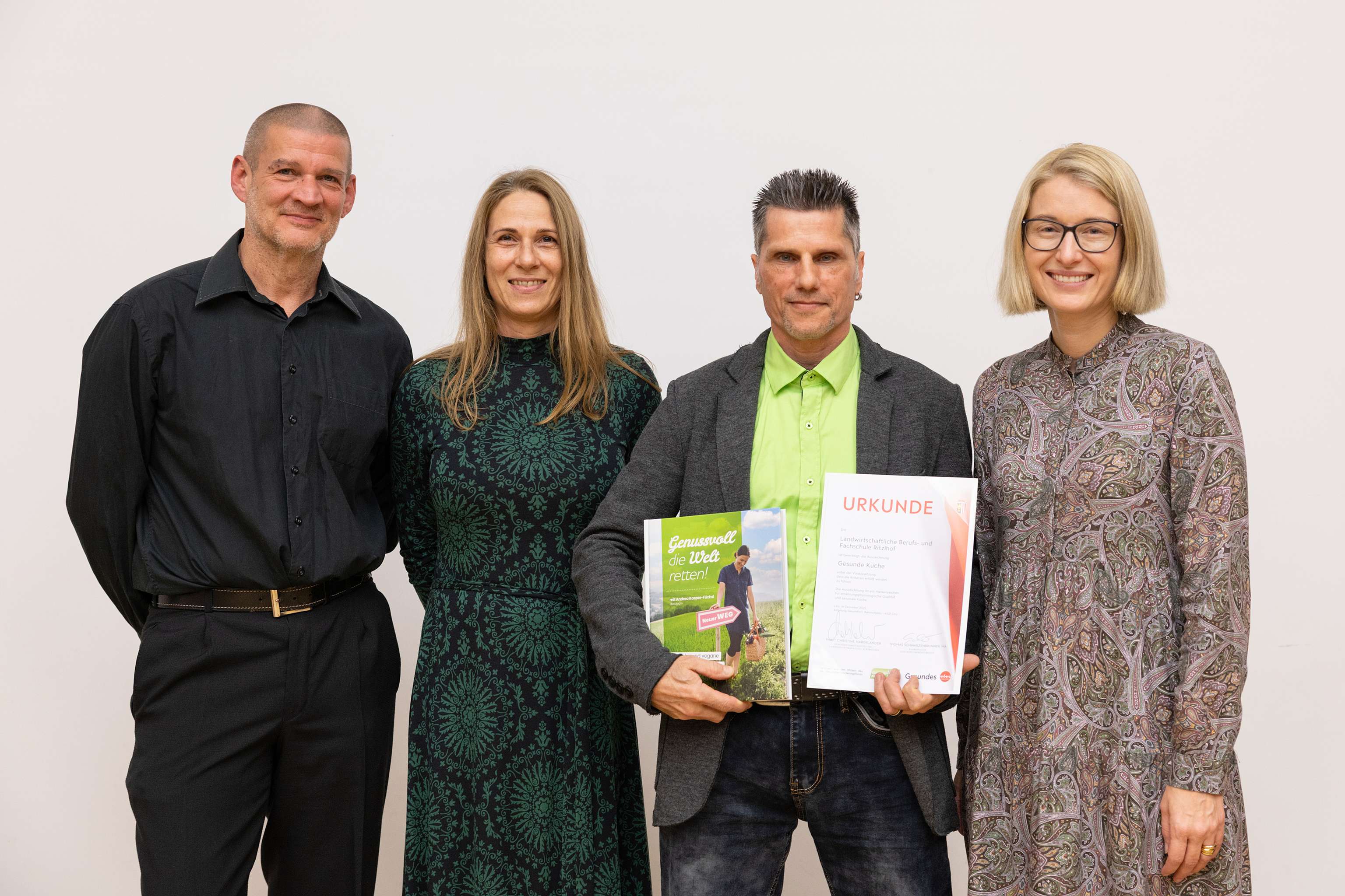 Thomas Schwarzenbrunner (Land OÖ), Barbara Horvat (Regionalbetreuerin Gesundes OÖ), Christian Bierbaumer, Christine Haberlander