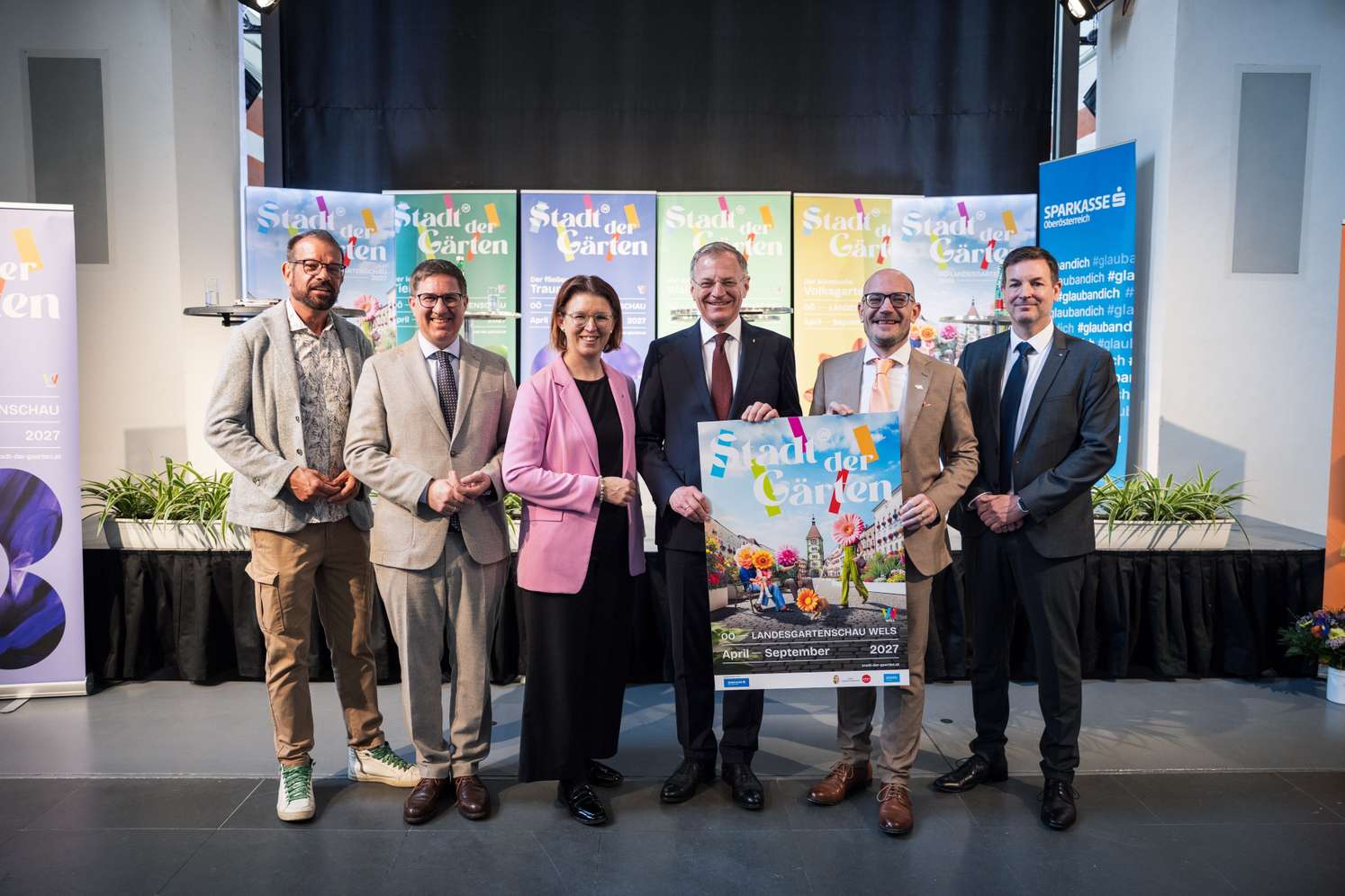 V.l.: Bio-Gärtner Karl Ploberger, BGM Wels Andreas Rabl, Landesrätin Michaela Langer-Weninger, Landeshauptmann Thomas Stelzer, Landesgartenschau GF Gottfried Struggl und Thomas Lettner (Sparkasse OÖ).