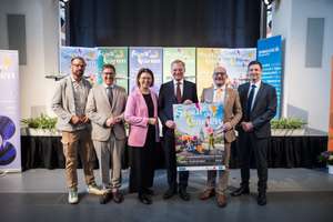 V.l.: Bio-Gärtner Karl Ploberger, BGM Wels Andreas Rabl, Landesrätin Michaela Langer-Weninger, Landeshauptmann Thomas Stelzer, Landesgartenschau GF Gottfried Struggl und Thomas Lettner (Sparkasse OÖ).