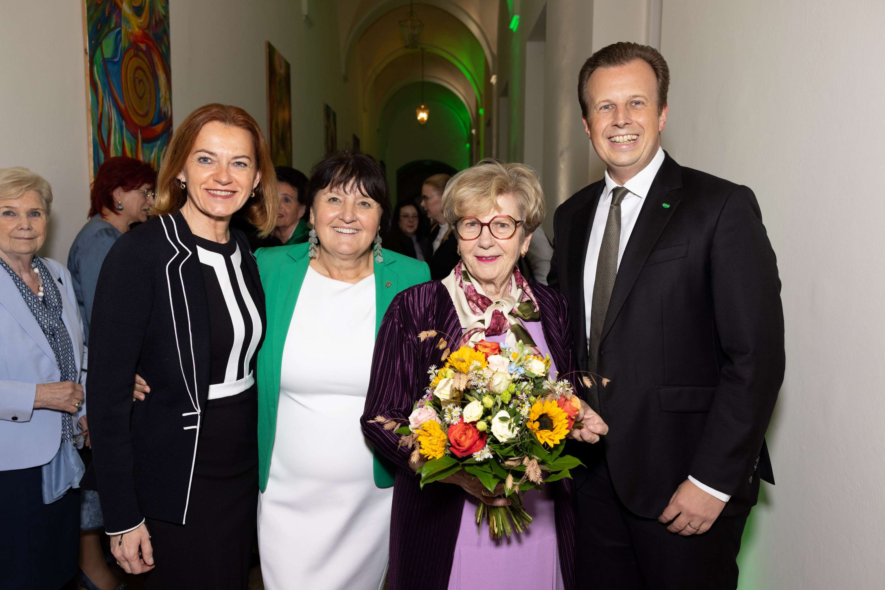 Klasnic mit Gratulanten