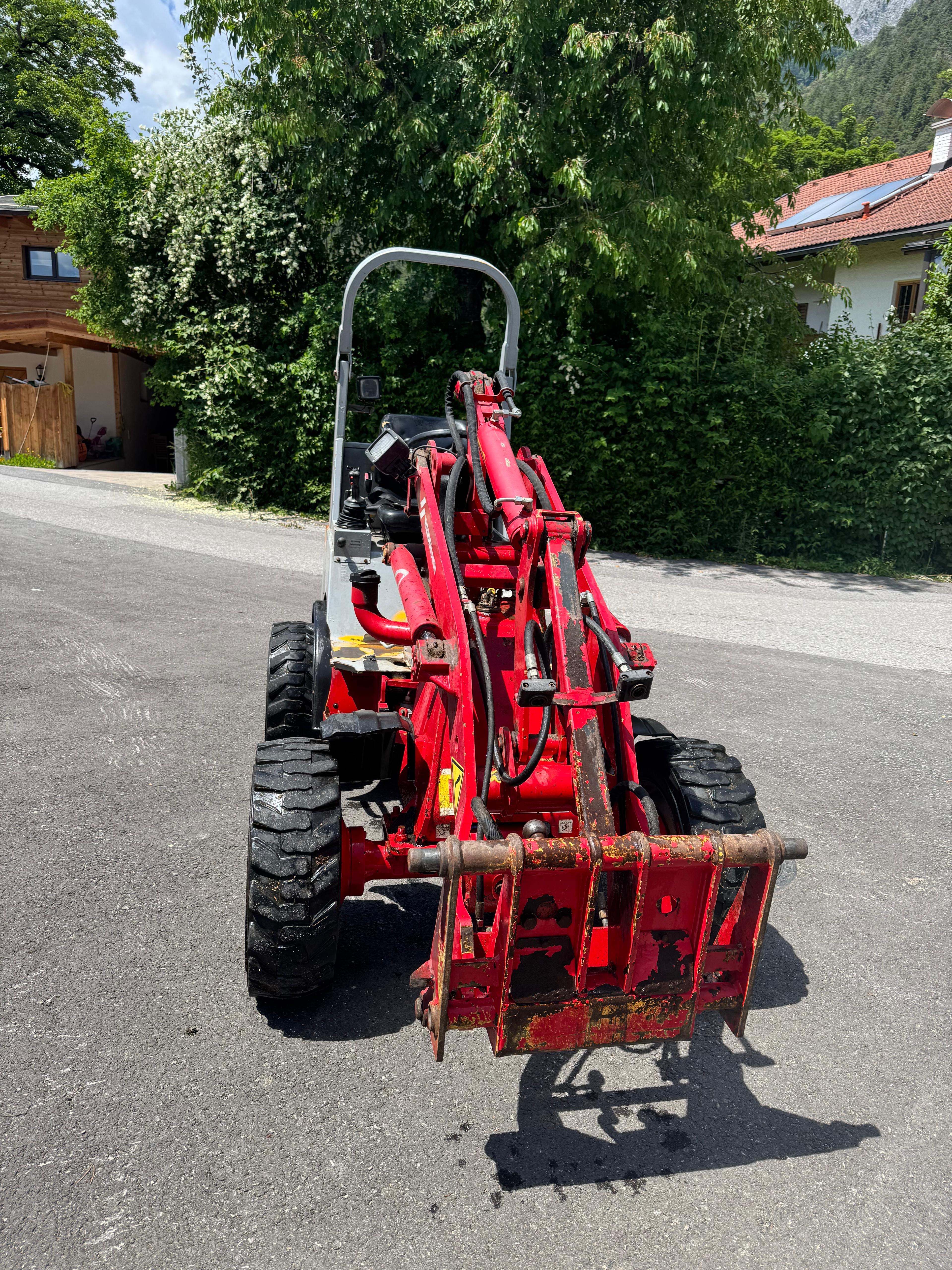 Bild 1 von Anzeige: Weidemann 1250 CX 35 Hoflader / Traktor incl. Schaufel und Palettengabel