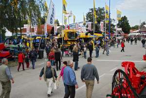 Messe Maschinen 06 ID26877