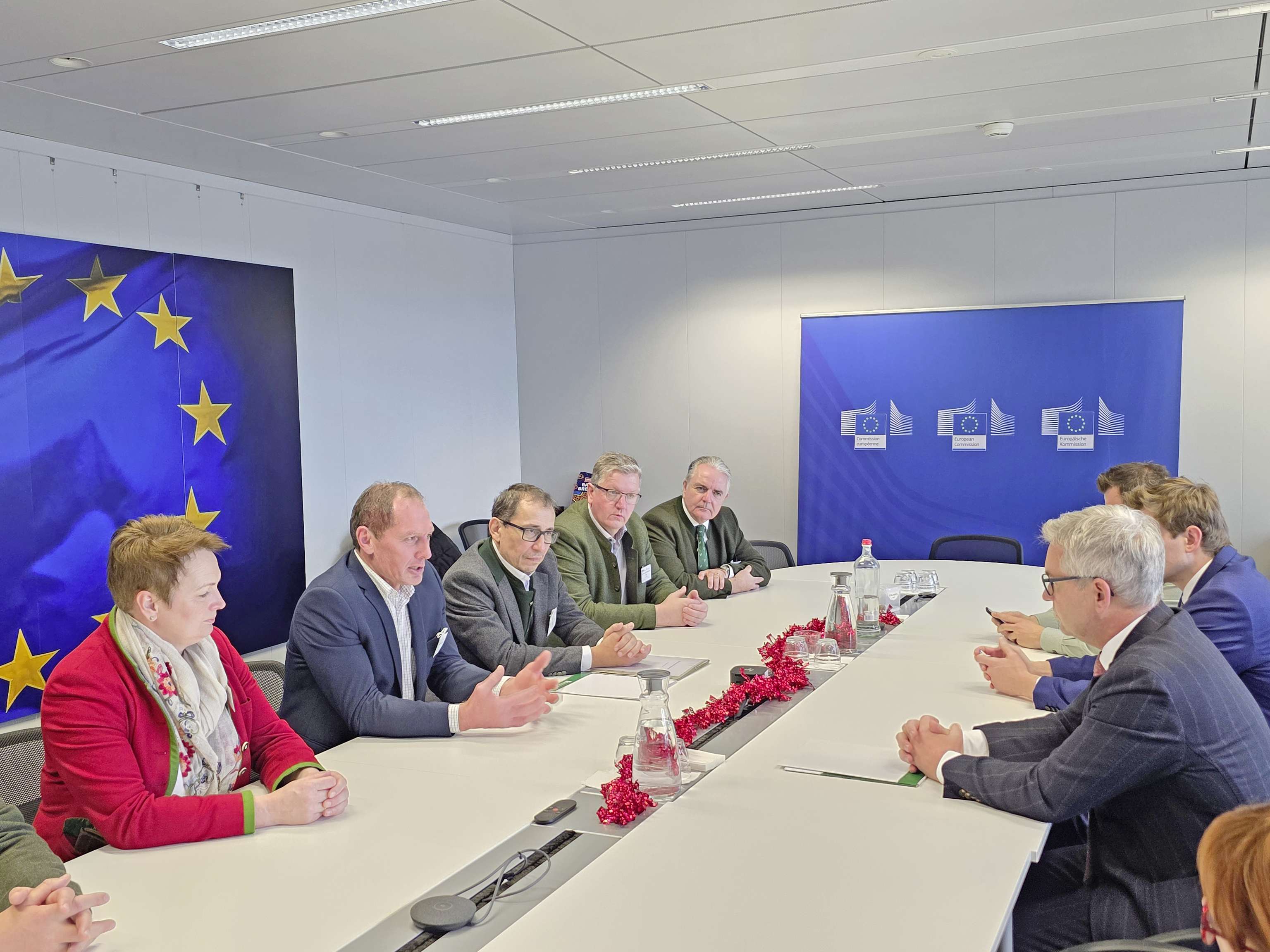 Die Bauernvertreter präsentierten EU-Kommissar Magnus Brunner die Forderungen.