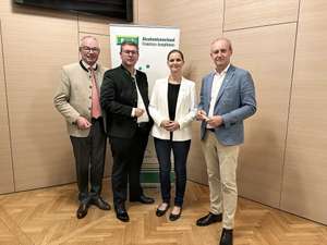 Die neue Obfrau Claudia Zinner mit Stephan Pernkopf, Andreas Gaisbauer und Robert Fitzthum