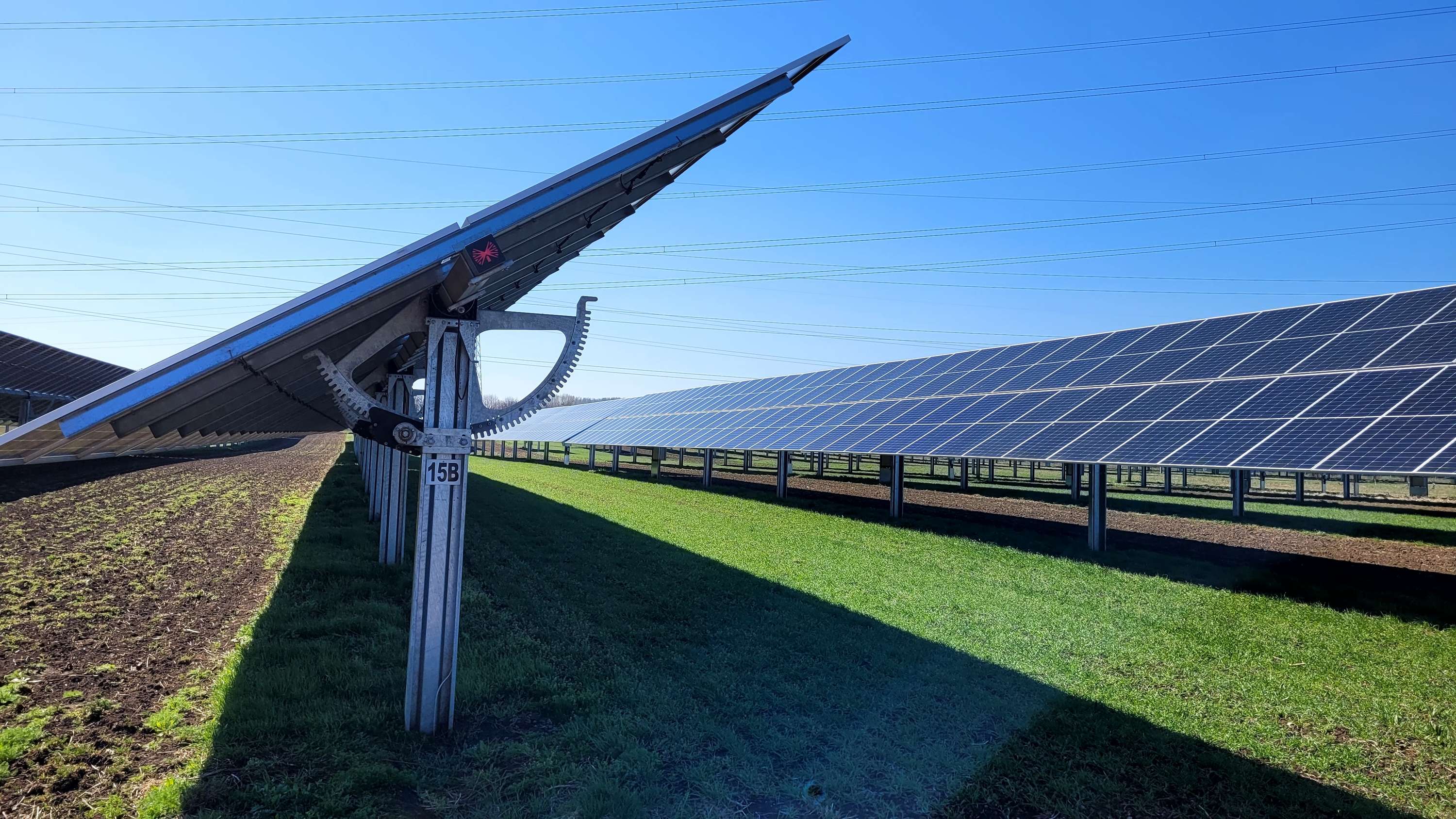 Aufgeständerte, schwenkbare PV-Module