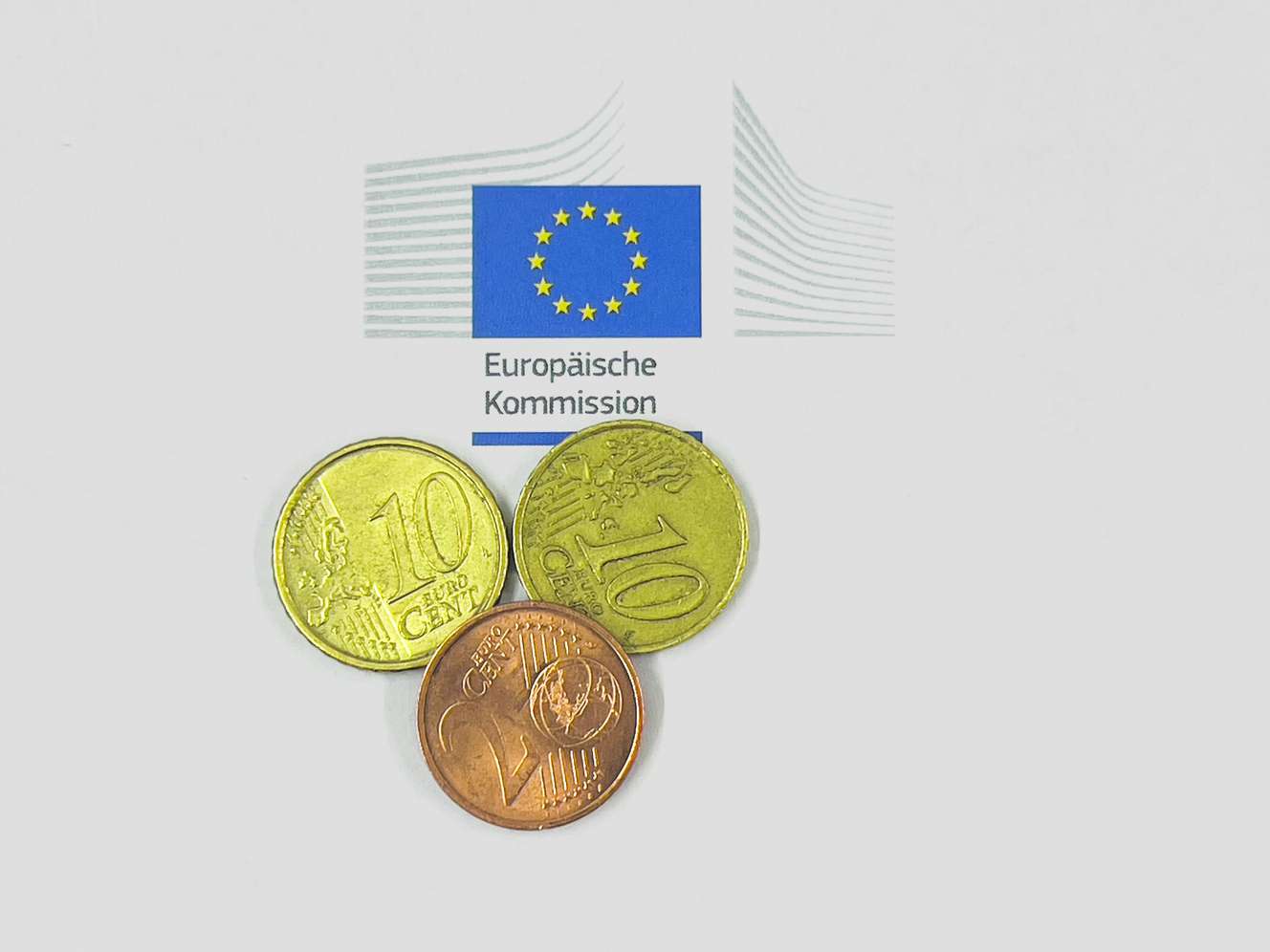 Cent-Münzen und Europaflagge