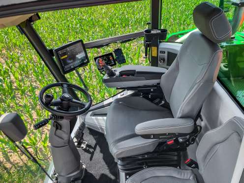 Die neue Kabine der selbstfahrende Feldspritze Pantera 4504