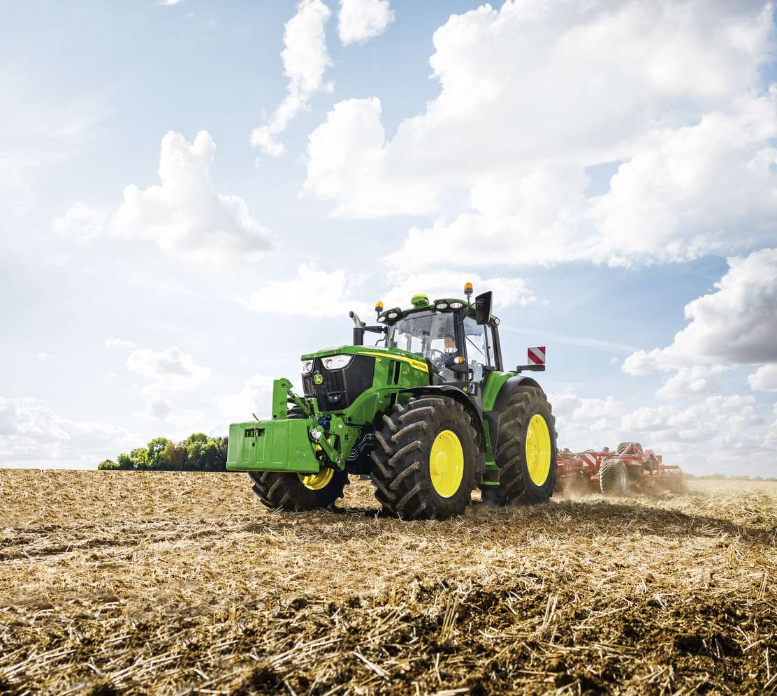 Traktor auf dem Feld