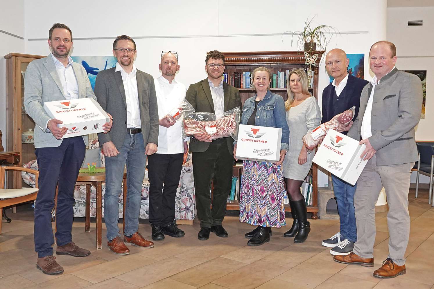 Die Verantwortlichen bei der Spendenübergabe im Linzer Seniorenwohnhaus Karl Borromäus.
