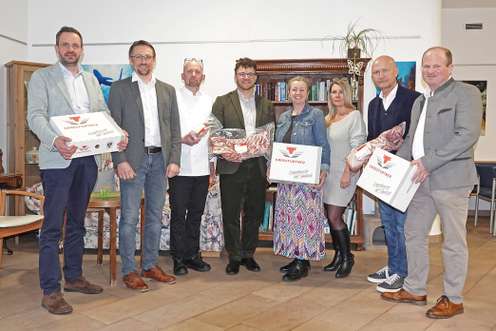 Die Verantwortlichen bei der Spendenübergabe im Linzer Seniorenwohnhaus Karl Borromäus.