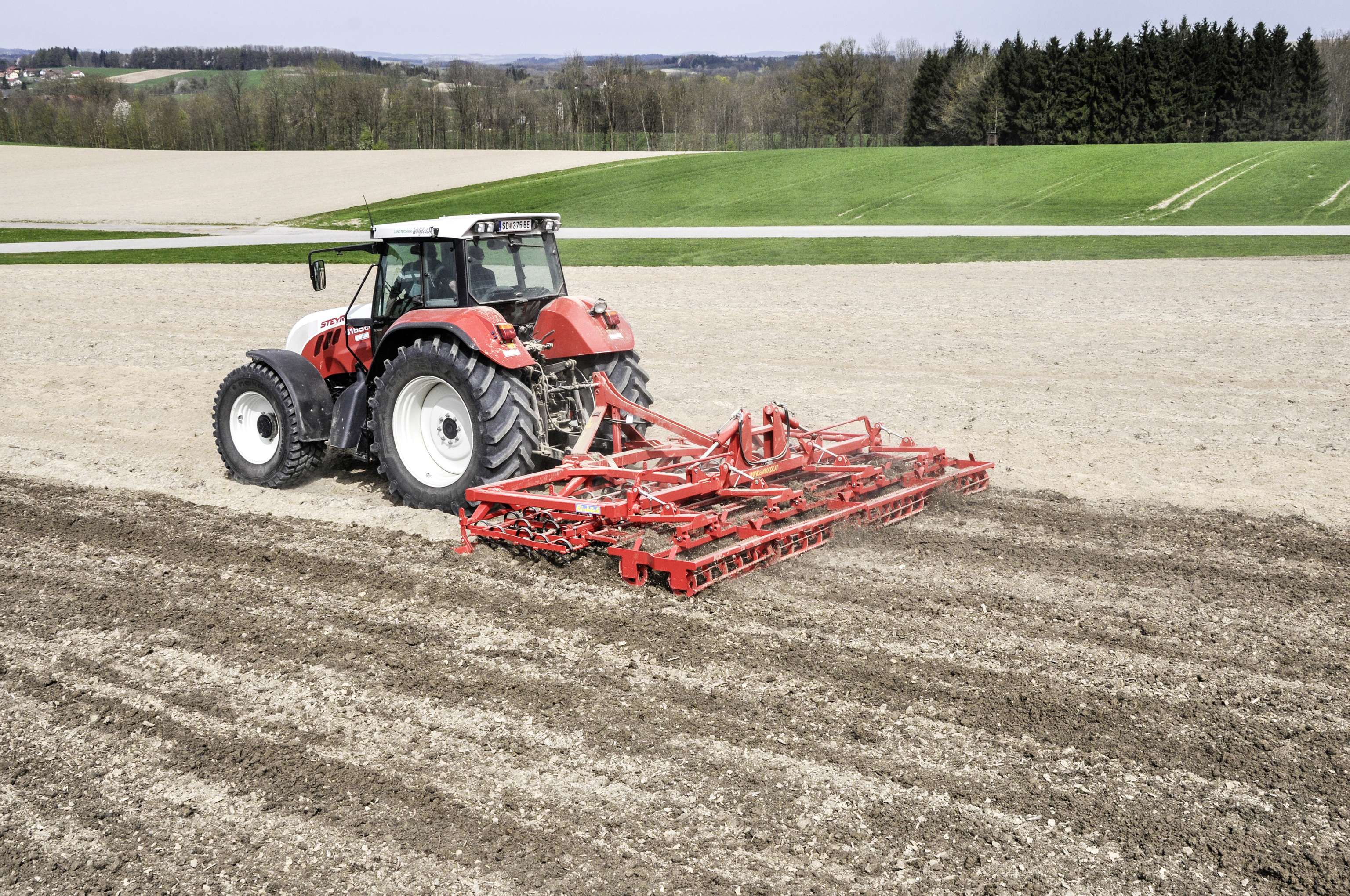 Traktor auf dem Feld