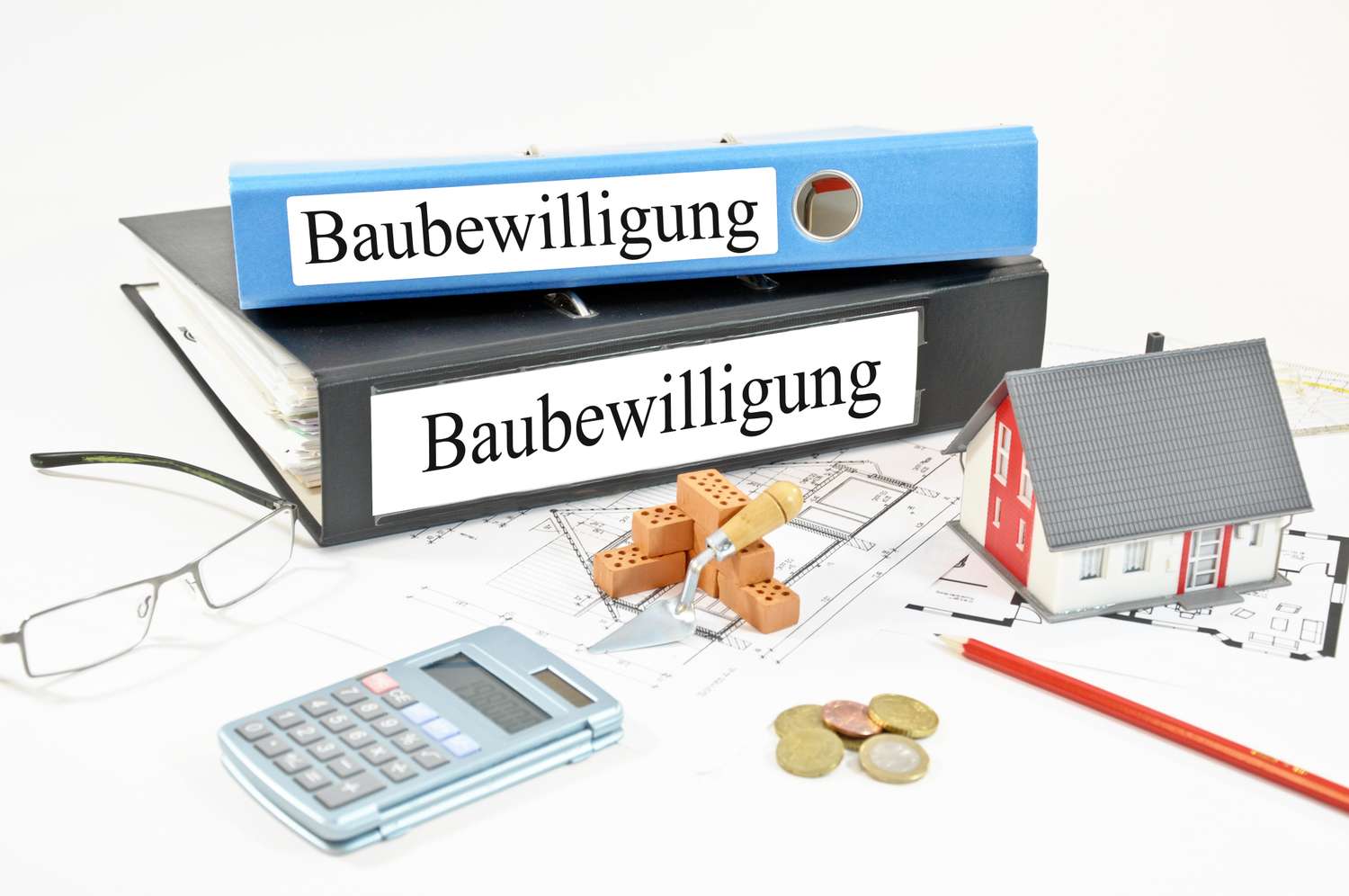 Ordner und Unterlagen für eine Baubewilligung