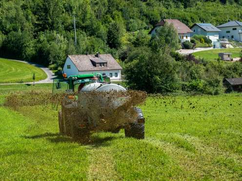 Gülle auf Dauerwiese