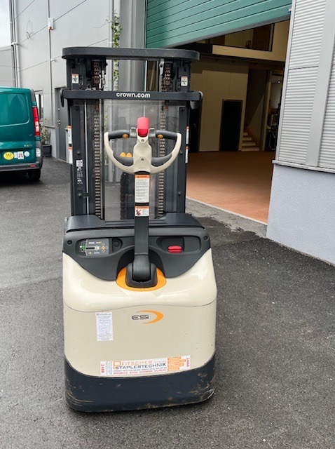 Bild von Anzeige: Crown ESi 4000 Hochhubwagen